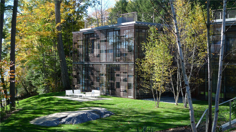 GLUCK+  | Lakeside Retreat