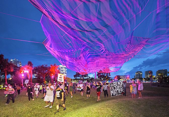 JANET ECHELMAN | 炫彩曲弧
