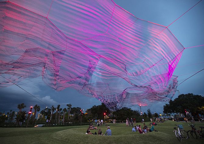 JANET ECHELMAN | 炫彩曲弧