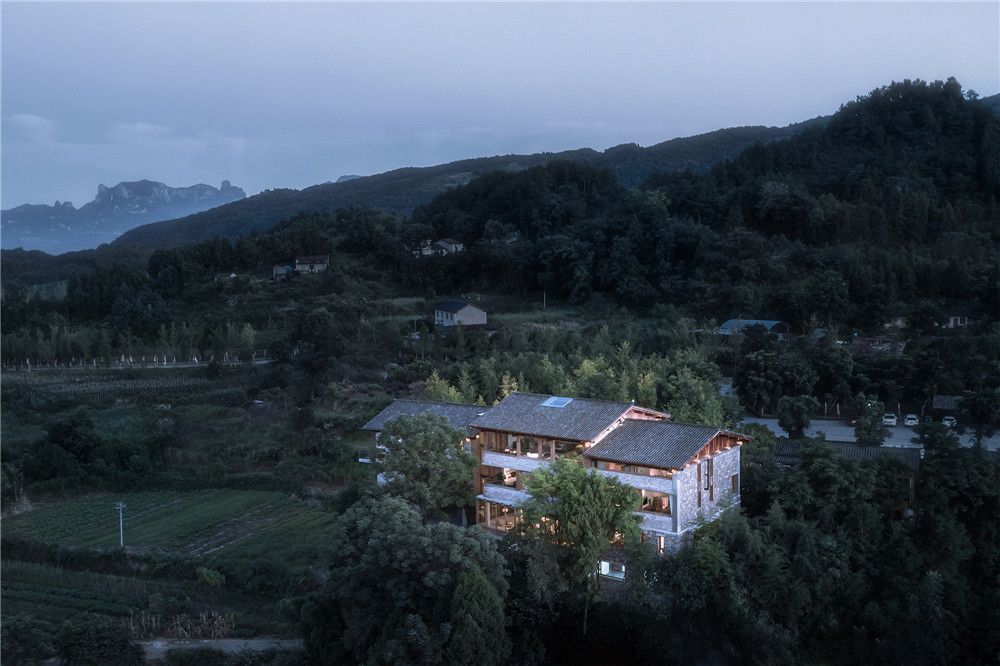 张家界马儿山·林语山房