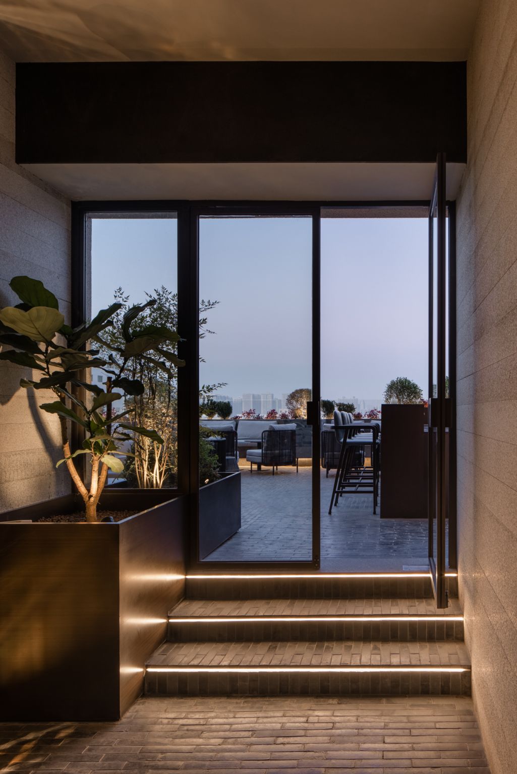 RooMoo | Le Coq wine &amp; bistro