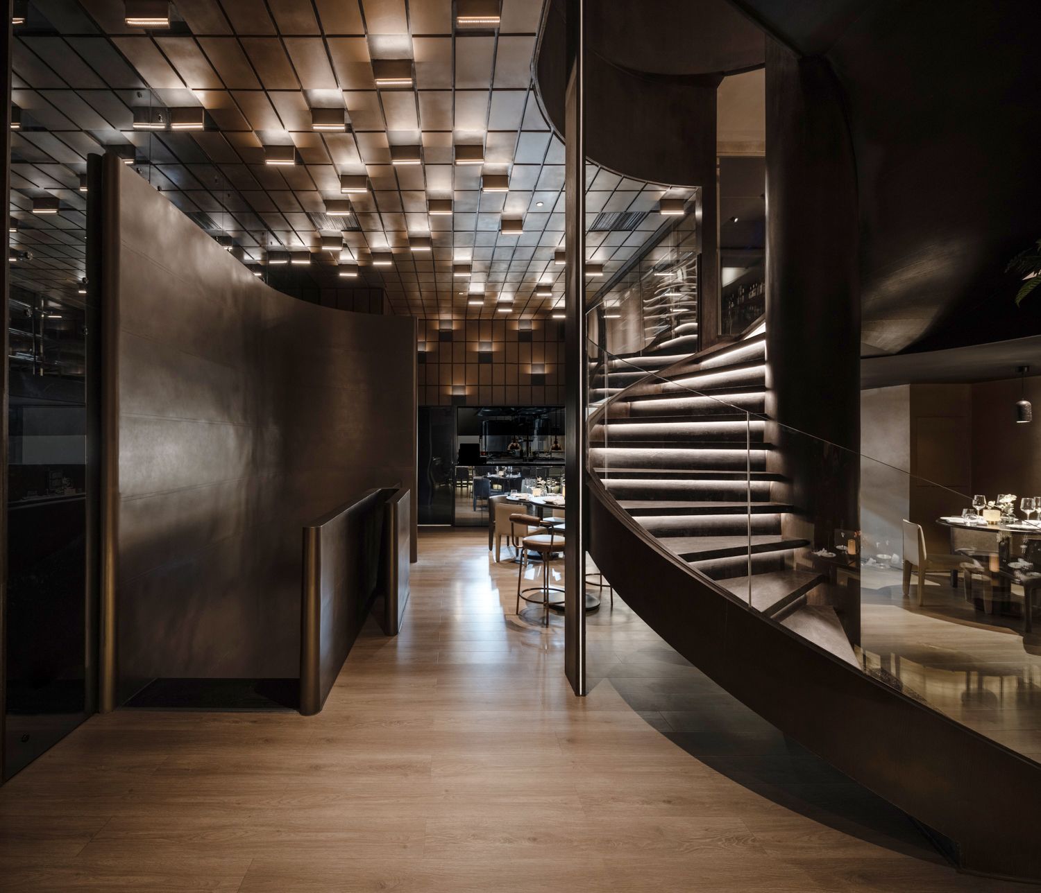RooMoo | Le Coq wine &amp; bistro