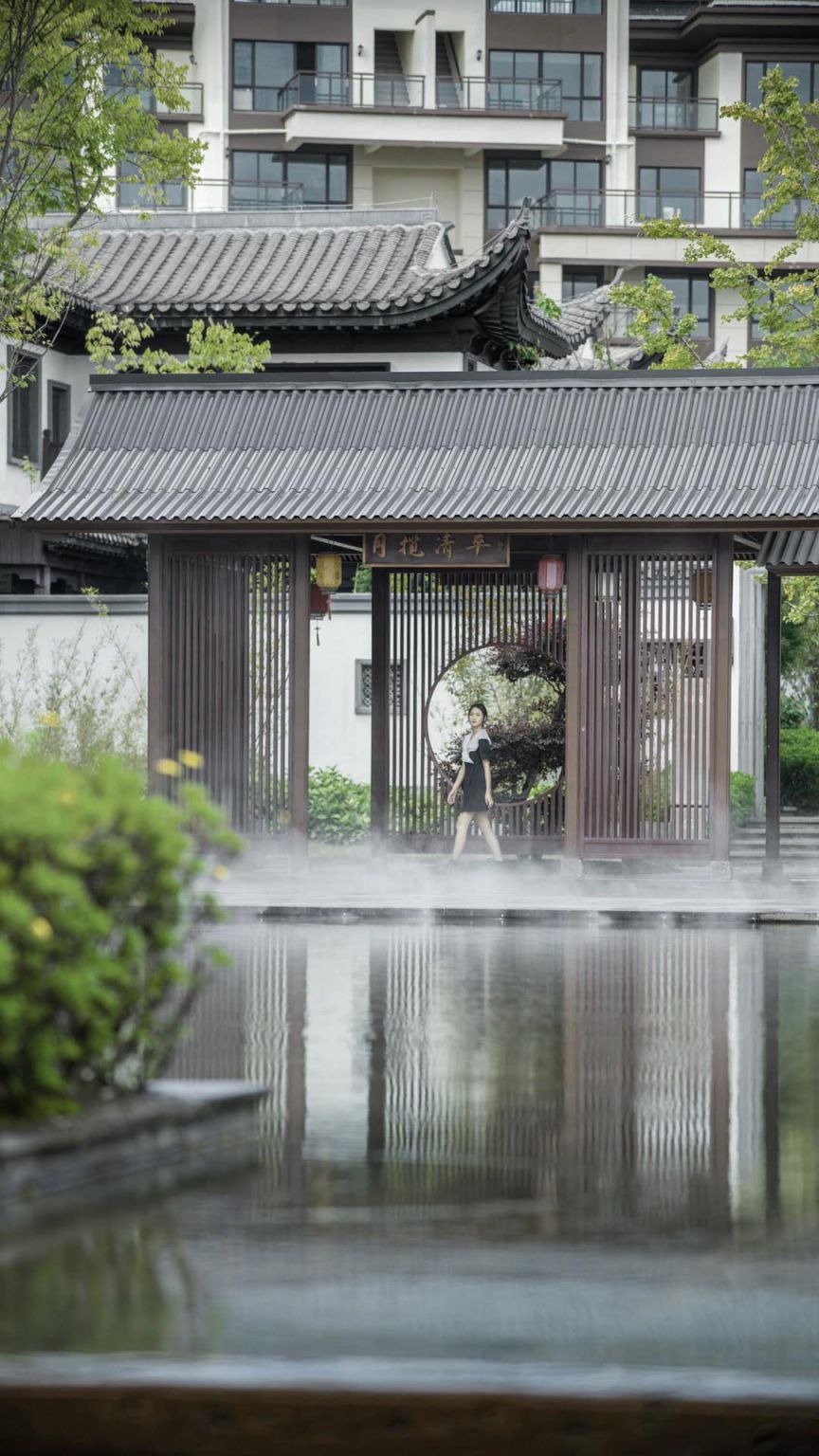 楼阁亭台烟雨舍