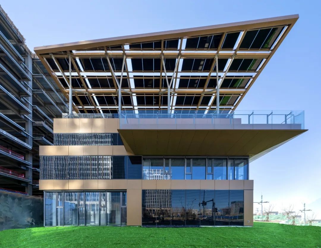 北京首个负碳示范建筑：首程时代中心“负碳楼”