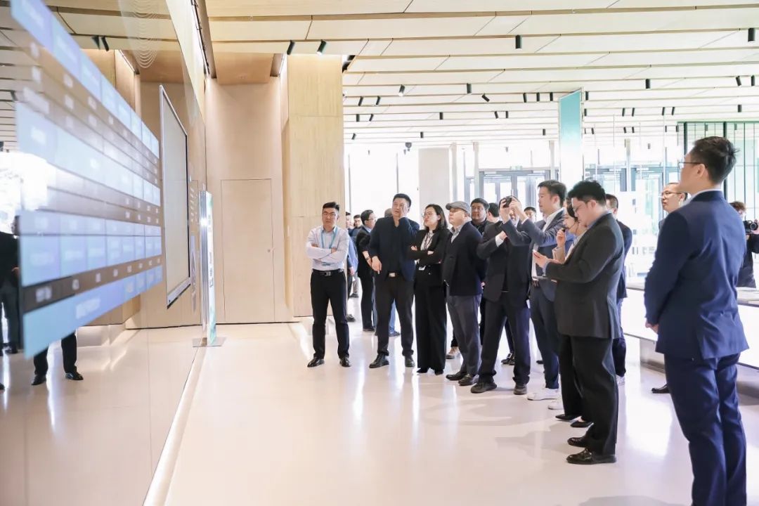 北京首个负碳示范建筑：首程时代中心“负碳楼”
