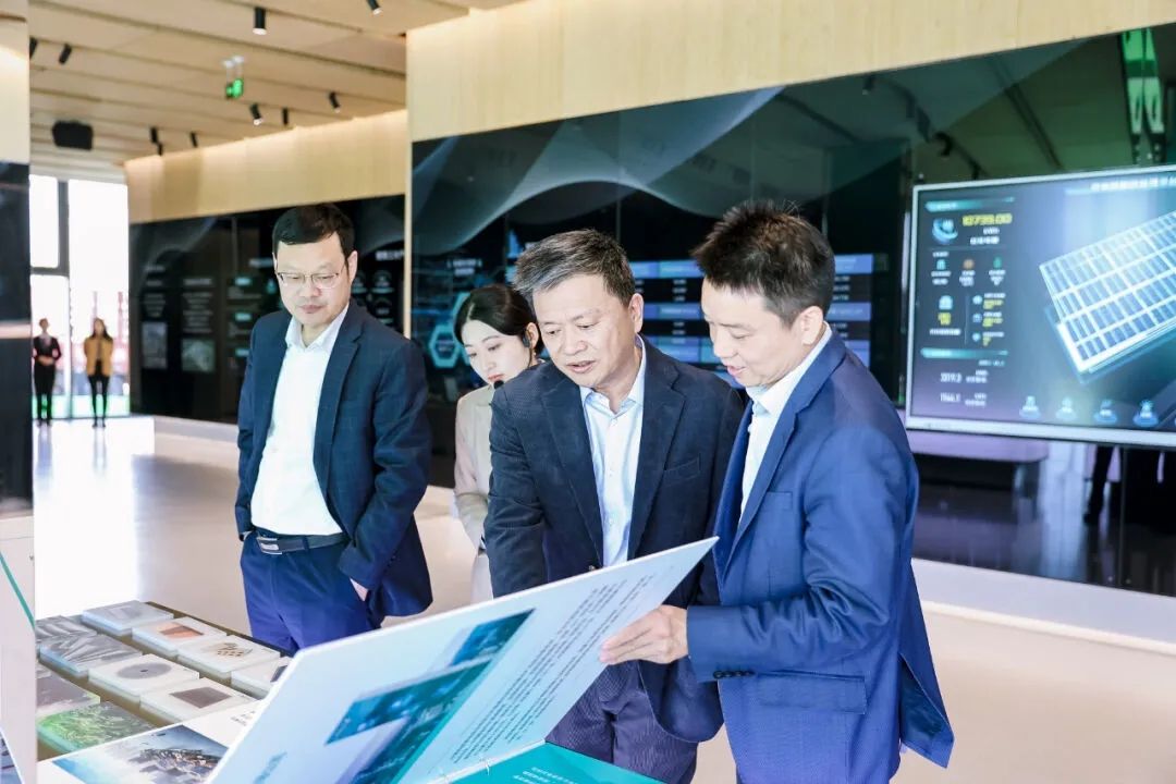 北京首个负碳示范建筑：首程时代中心“负碳楼”