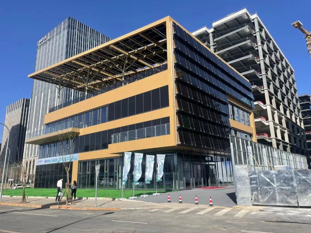 北京首个负碳示范建筑：首程时代中心“负碳楼”