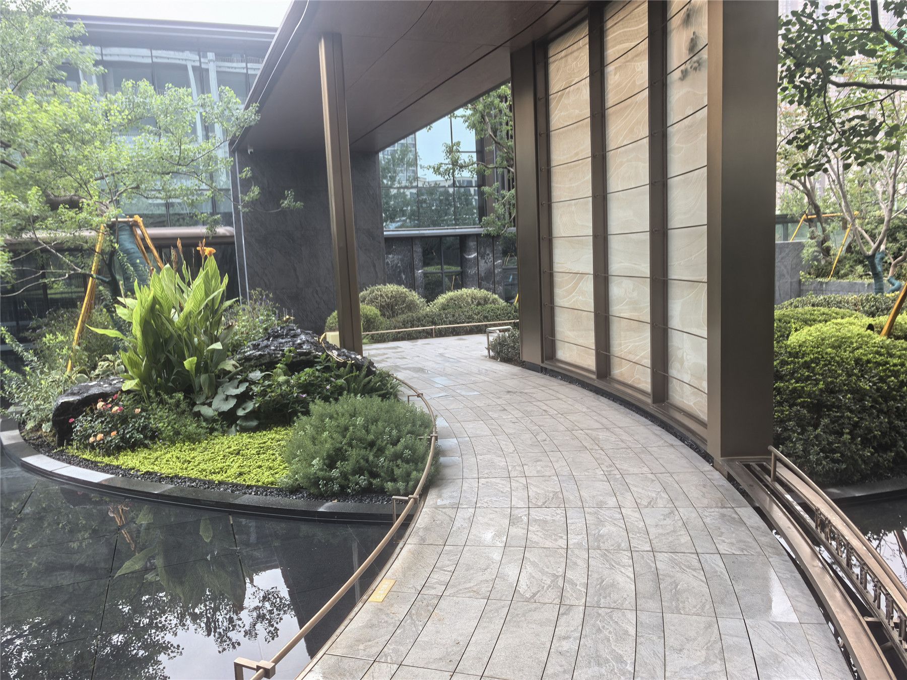 绿都上璟苑一期景观及雨污水工程