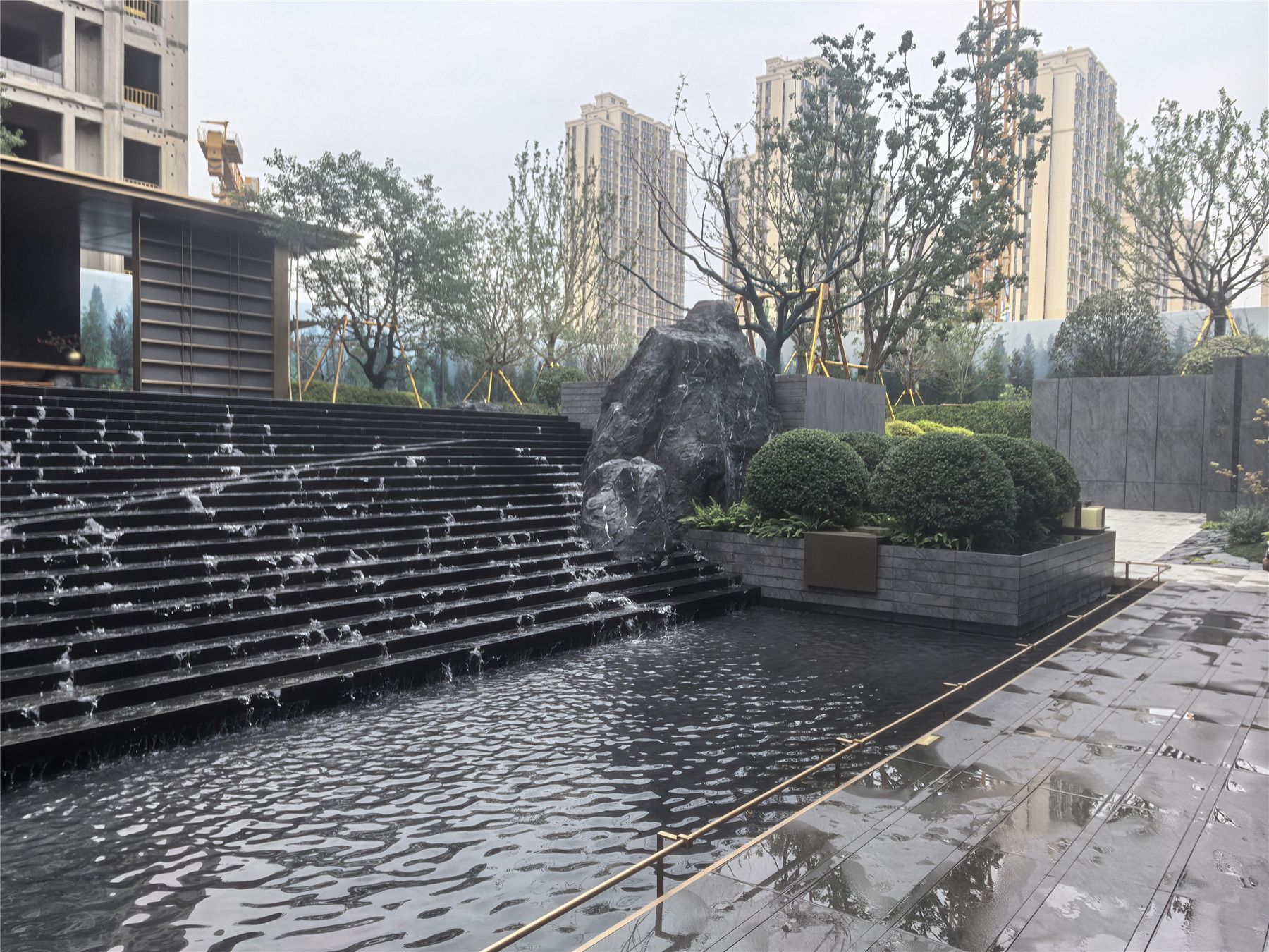 绿都上璟苑一期景观及雨污水工程