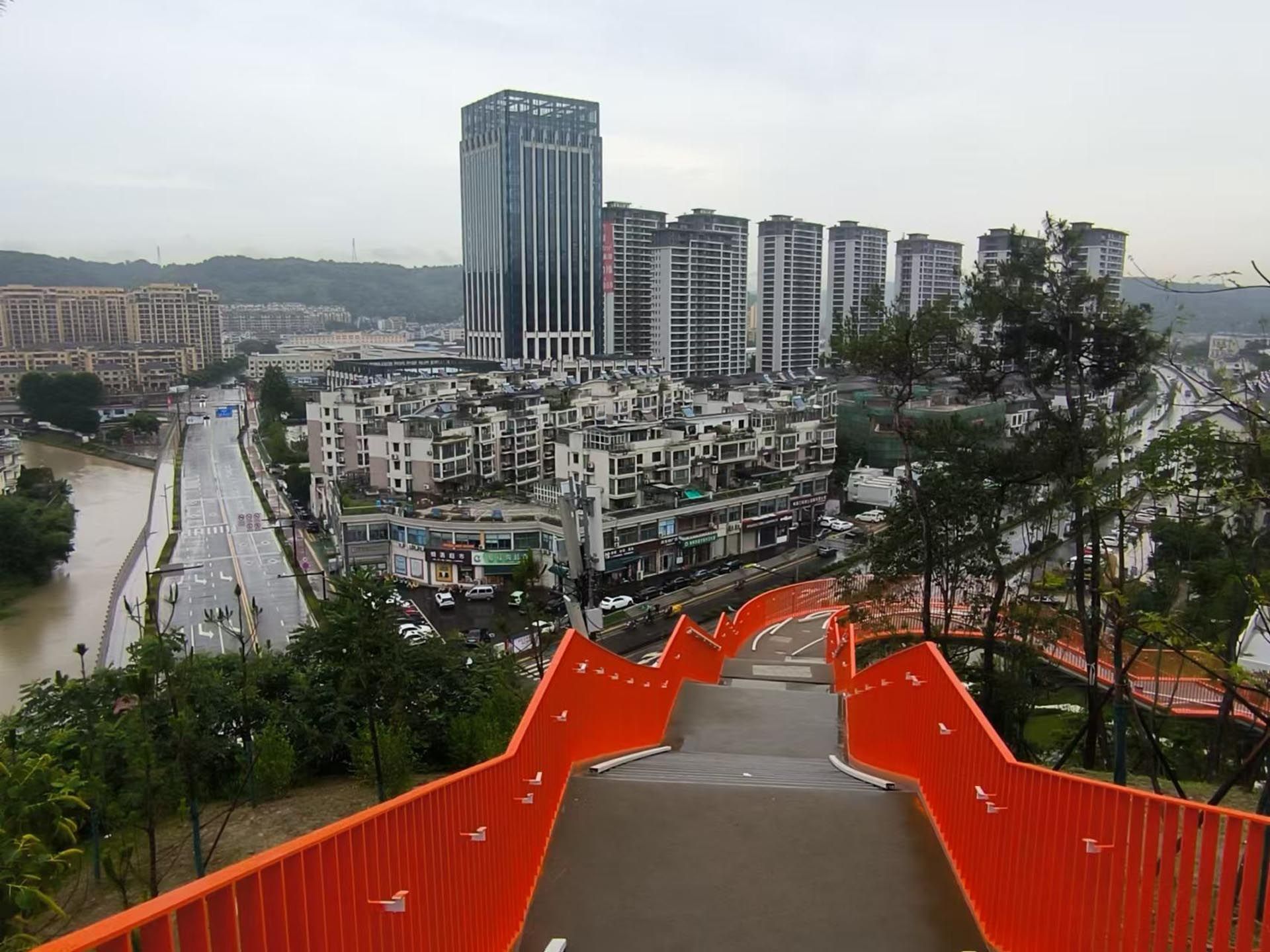 空中廊桥2.jpg