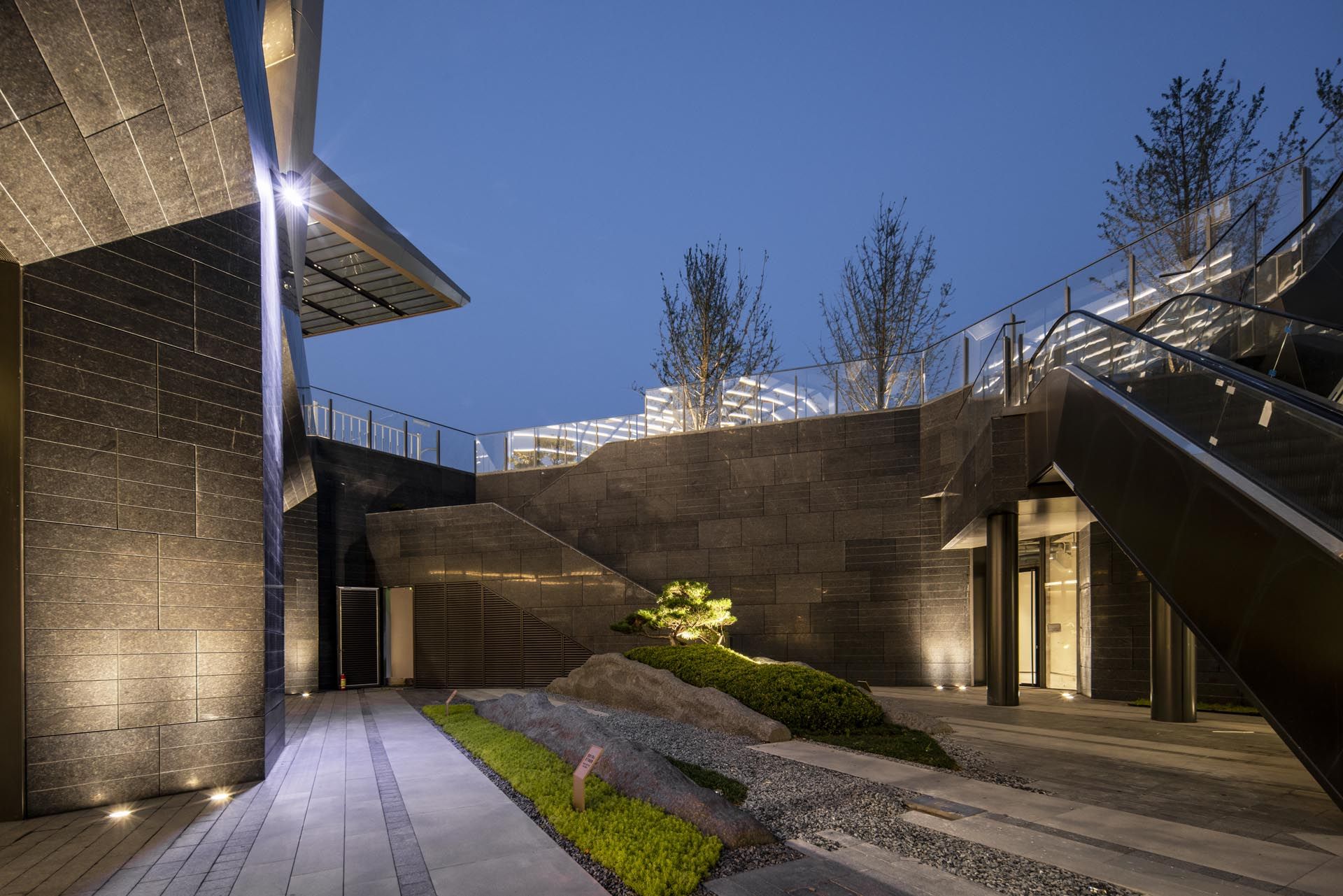 下沉庭院 (2).jpg