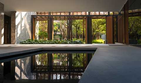 THE LINE PHAHON PRADIPAT