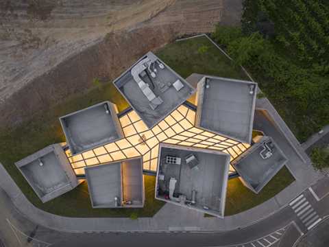 Spaceworkers | 11CIR 罗马风解说中心