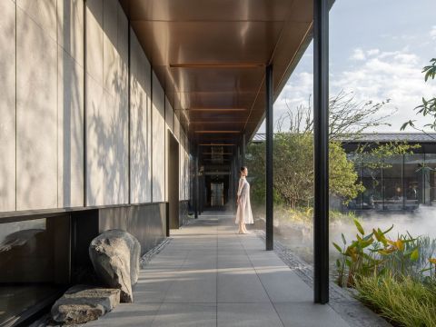 苏州旭辉铂悦湖前