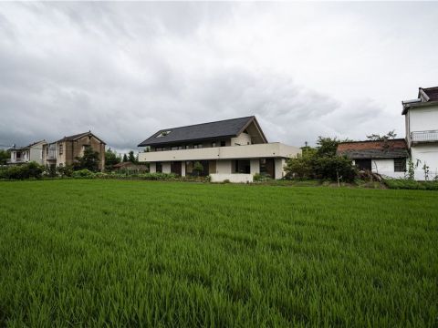 空格建筑 | 面向田野的住宅