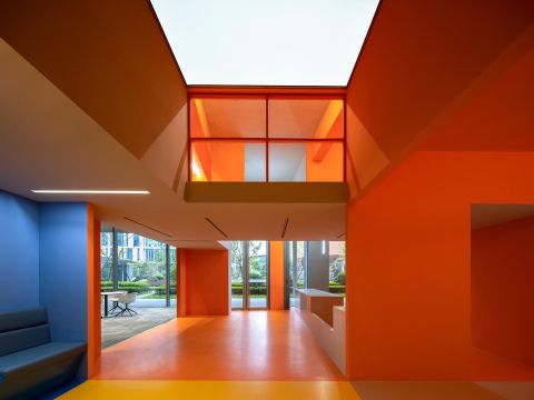 空间感知的剧场——莫比斯加速器众创办公空间/ 植田建筑·不建建筑 MOBIUS ——Design by: Ray&amp;Emilio studio