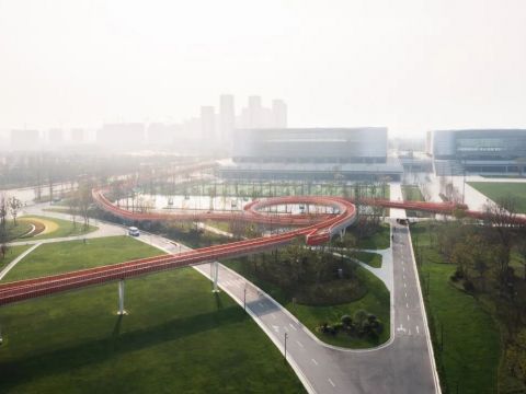 四周建筑 | 成都大运会东安湖场馆景观连廊